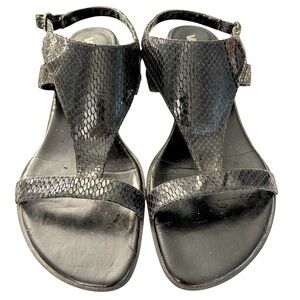 Vaneli Black Sandal Like New Size 7N Sophisticated Look Comfort and Style